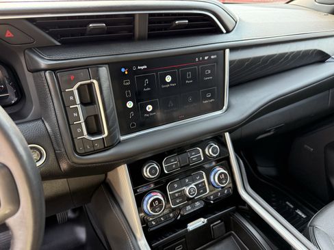 Used 2022 GMC Yukon XL Denali RWD image 19