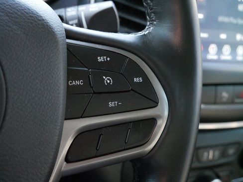 Used 2021 Jeep Cherokee Latitude Lux w/ Comfort/Convenience Group image 25