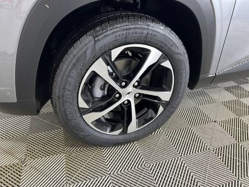 New 2026 Chevrolet Trax RS w/ Sunroof Package FWD image 24