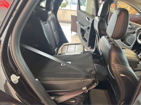 Used 2025 Ford Escape Platinum AWD/4WD image 33