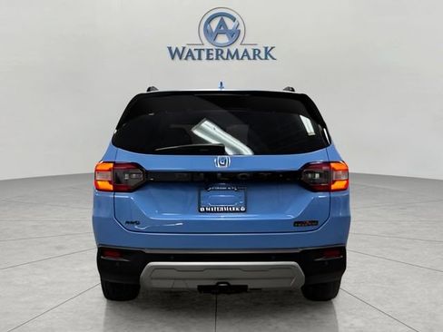 Used 2025 Honda Pilot TrailSport image 4