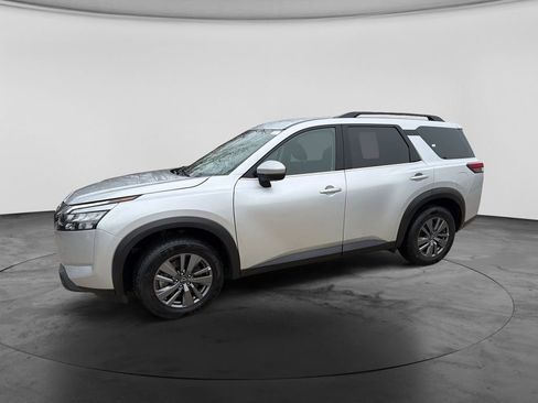 Used 2024 Nissan Pathfinder SV FWD image 5