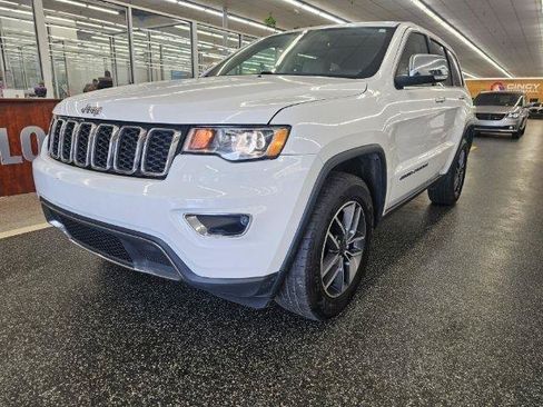 Used 2019 Jeep Grand Cherokee Limited AWD/4WD image 2