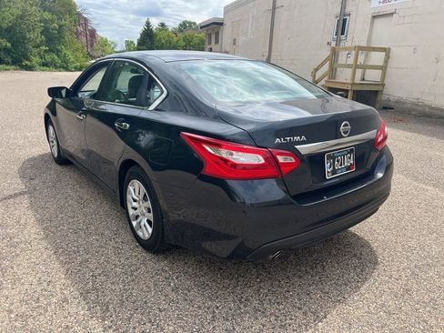 Used 2017 Nissan Altima 2.5 S w/ Power Driver Seat Package FWD image 3