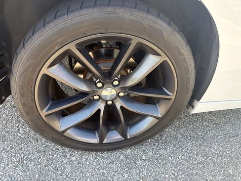 Used 2019 Dodge Charger SXT RWD image 28