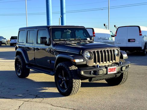 Used 2021 Jeep Wrangler Unlimited Sahara image 4