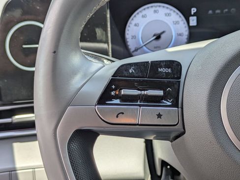Used 2025 Hyundai Elantra SEL FWD image 19