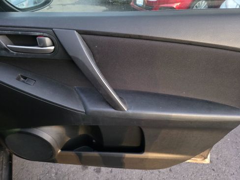 Used 2010 MAZDA MAZDA3 i Touring image 11