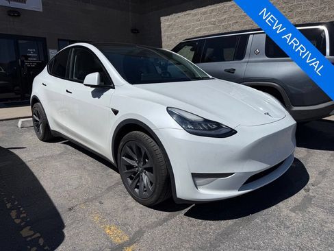 Used 2023 Tesla Model Y Long Range AWD/4WD image 1