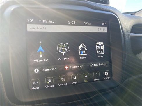 Used 2019 Jeep Renegade Latitude w/ UConnect 8.4 Nav Group image 18