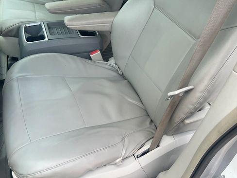 Used 2008 Chrysler Town & Country Limited w/ Entertainment Group #3 FWD image 21