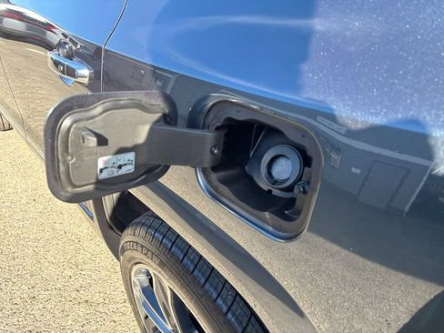 Used 2019 GMC Acadia Denali w/ GMC Pro Grade Package image 24