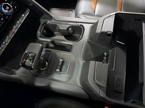 Used 2022 GMC Sierra 1500 AT4 w/ AT4 Premium Package AWD/4WD image 27