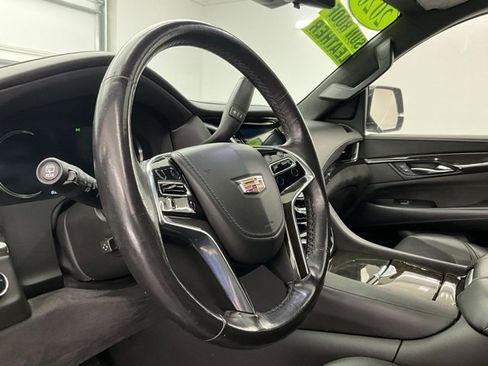 Used 2020 Cadillac Escalade ESV Platinum image 18
