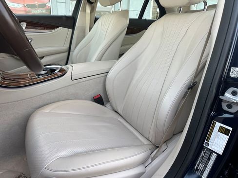 Used 2019 Mercedes-Benz E 300 4MATIC image 10