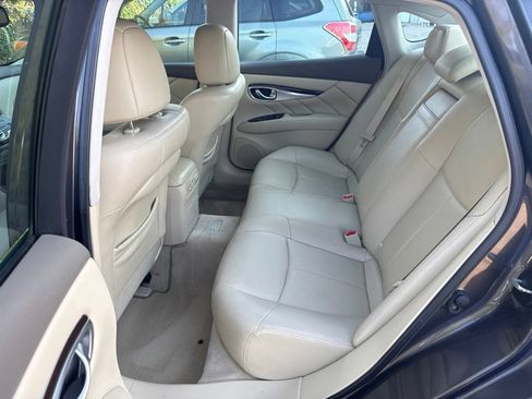 Used 2013 INFINITI M37 w/ Premium Pkg RWD image 22
