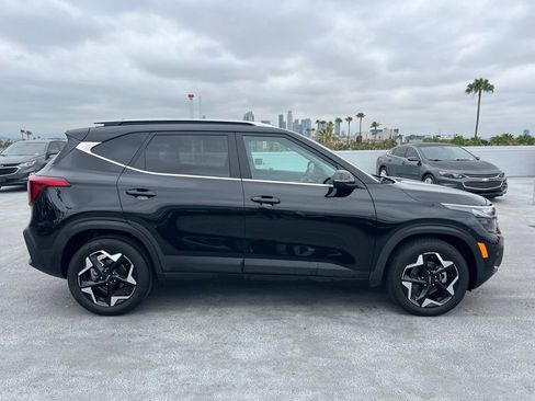 Used 2024 Kia Seltos EX FWD image 4