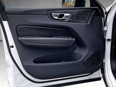 Certified 2023 Volvo XC60 B5 Plus w/ Protection Package Premier image 19