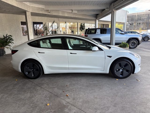 Used 2023 Tesla Model 3 Standard Range RWD image 2
