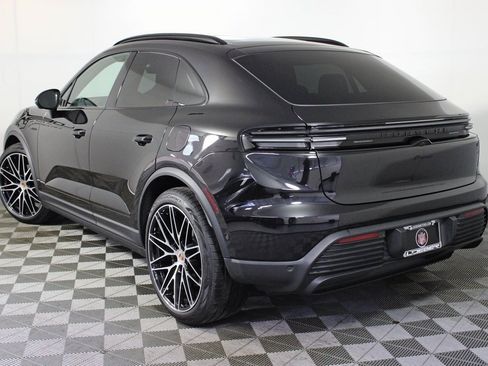 Used 2025 Porsche Macan Electric image 3