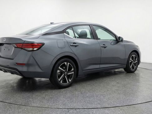 Used 2025 Nissan Sentra SV image 9