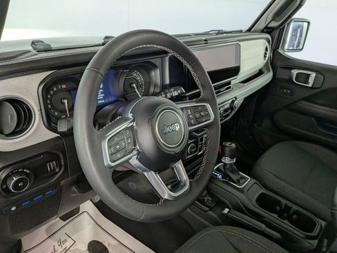 Certified 2025 Jeep Wrangler Unlimited Sahara image 21