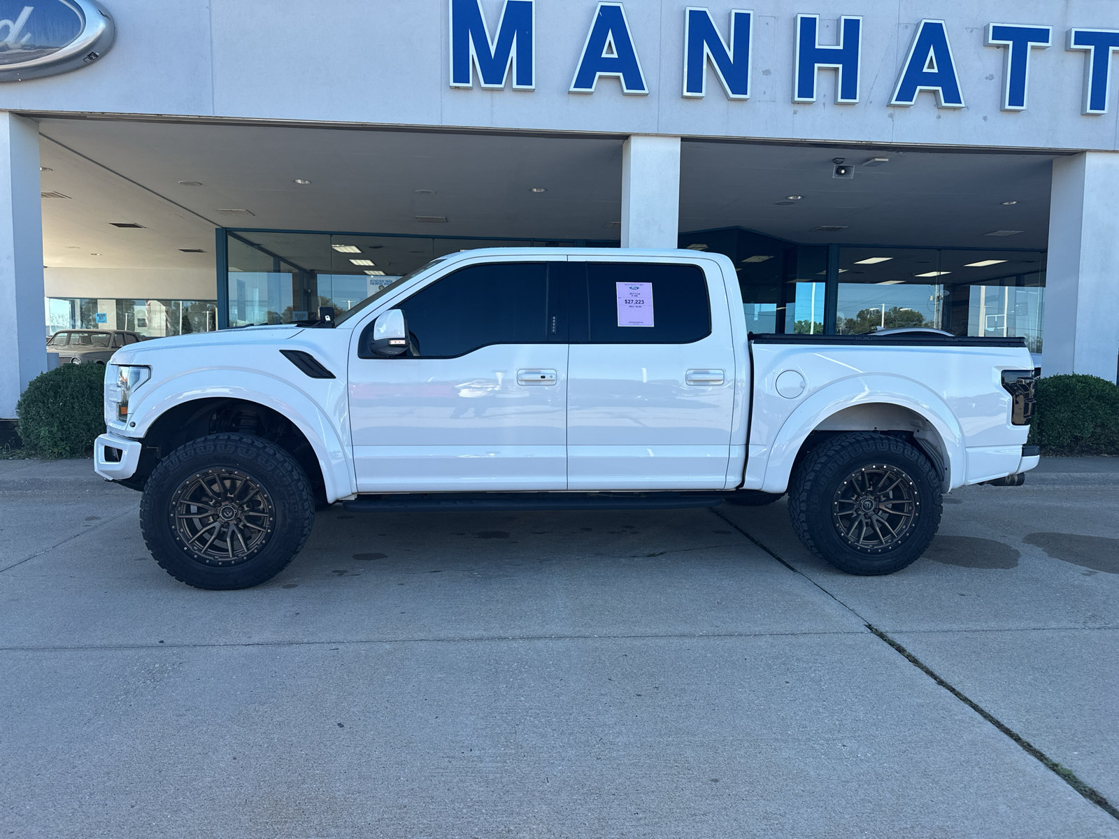 Used 2017 Ford F150 Raptor w/ Equipment Group 802A Luxury AWD/4WD image 12