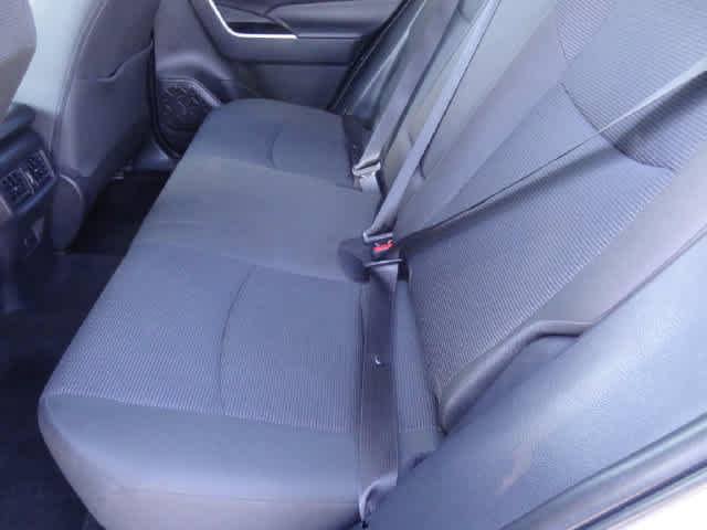 Used 2025 Toyota RAV4 LE AWD/4WD image 7