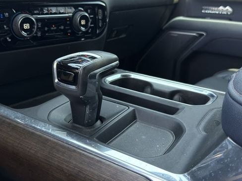 Used 2023 Chevrolet Silverado 1500 High Country w/ Technology Package AWD/4WD image 17