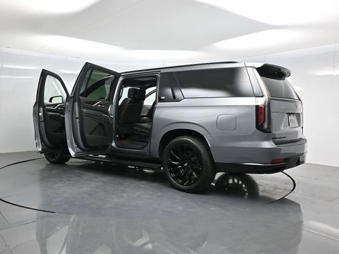 Used 2023 Cadillac Escalade ESV Sport Platinum w/ LPO, ONYX Package AWD/4WD image 57