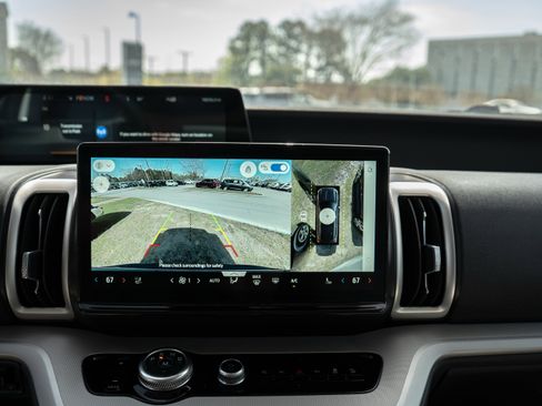 Used 2025 Ford Expedition Active image 20