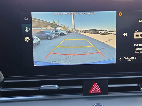 Used 2025 Hyundai Elantra Limited image 30