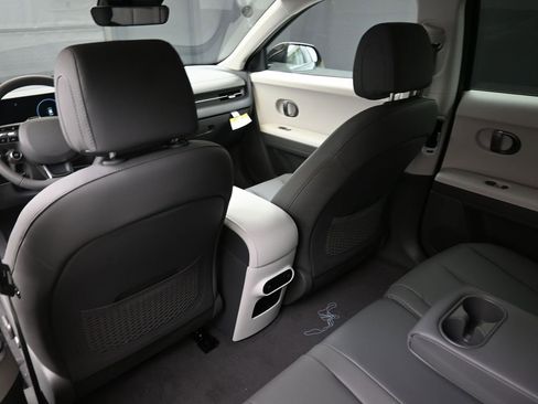 New 2025 Hyundai Ioniq 5 SEL image 19