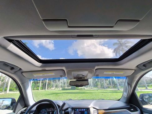 Used 2017 GMC Yukon Denali w/ Open Road Package image 11