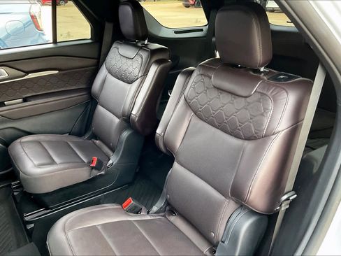 Used 2025 Ford Explorer Platinum w/ LUX Leather Package image 42