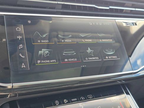 Used 2022 Audi Q7 3.0T Premium AWD/4WD image 31