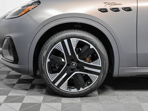 New 2025 Maserati Grecale Folgore image 29