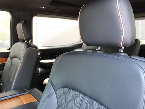 Used 2022 Jeep Grand Wagoneer Series III w/ Rear Seat Video Group 1 AWD/4WD image 15