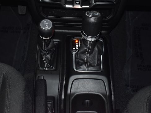 Used 2023 Jeep Wrangler Unlimited Sahara AWD/4WD image 22