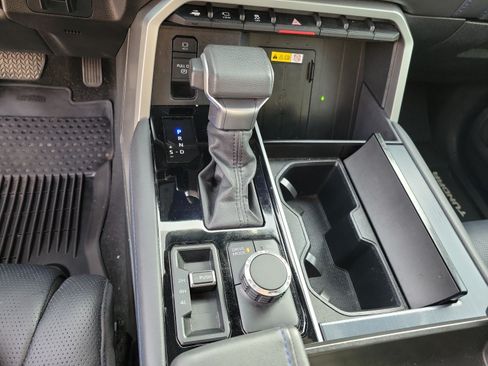 Used 2024 Toyota Tundra Platinum AWD/4WD image 20