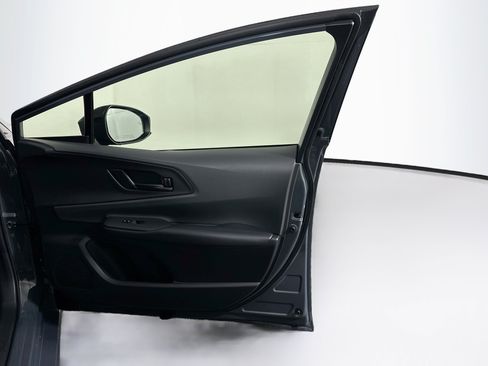 Used 2024 Toyota Prius LE FWD image 30