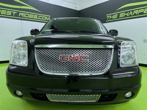 Used 2010 GMC Yukon Denali AWD/4WD image 3