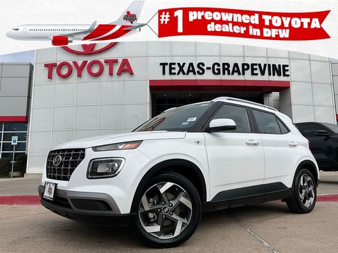 Used 2025 Hyundai Venue SEL image 1