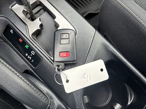 Certified 2017 Toyota RAV4 XLE image 31