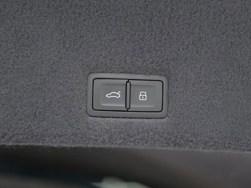 Used 2021 Lamborghini Urus image 28