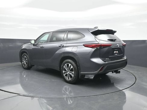 Used 2023 Toyota Highlander L AWD/4WD image 5