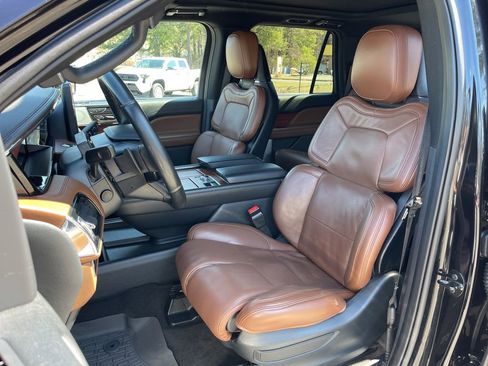 Used 2024 Lincoln Navigator L Reserve AWD/4WD image 19