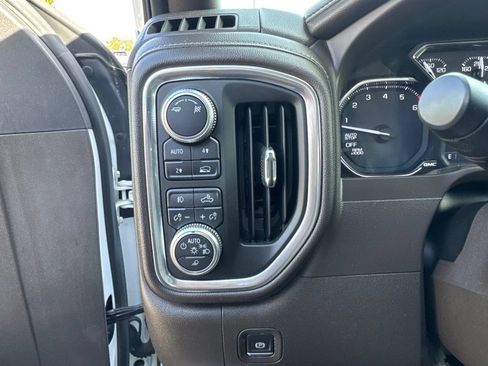 Used 2019 GMC Sierra 1500 SLT w/ SLT Premium Package AWD/4WD image 18