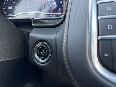 Used 2023 Chevrolet Suburban Premier image 25