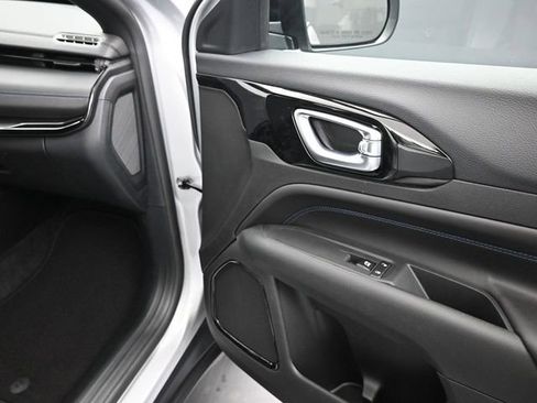 New 2026 Jeep Compass Latitude AWD/4WD image 23